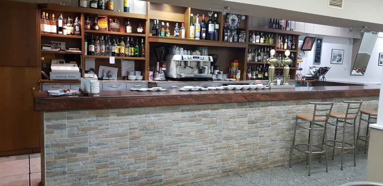 Hostal El Busto Teruel Extérieur photo