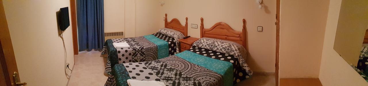Hostal El Busto Teruel Extérieur photo