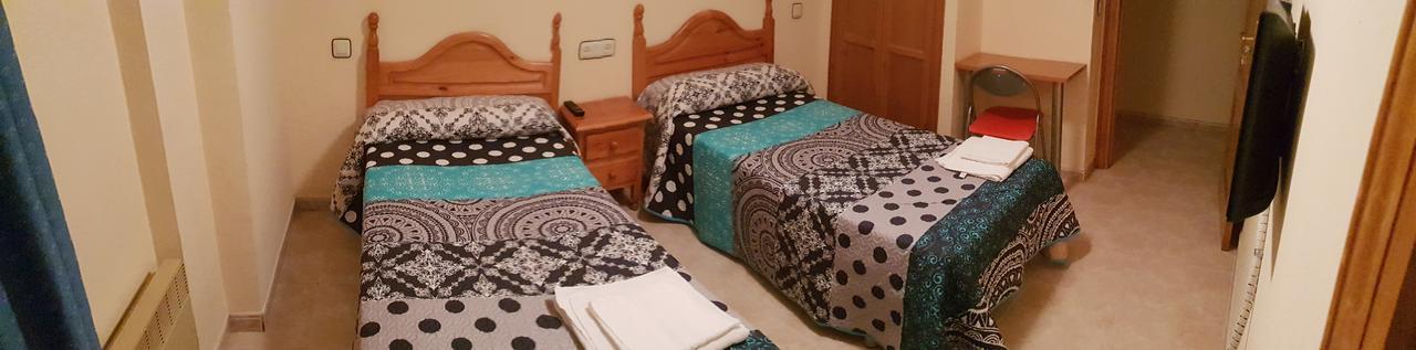 Hostal El Busto Teruel Extérieur photo